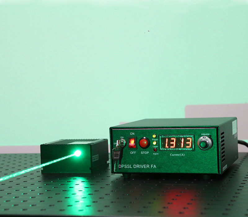 525nm 2000mW Alto Voltaje green laser system